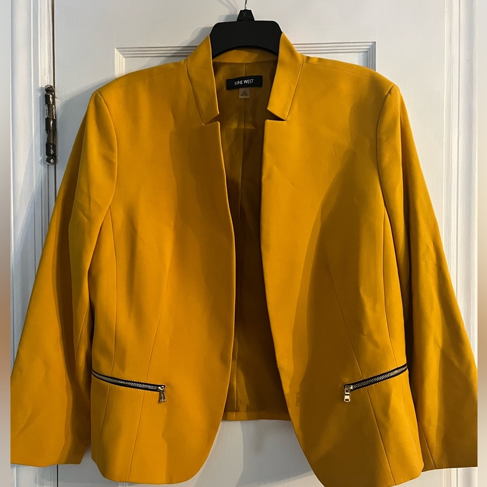 Nine West Women’s blazer size 16